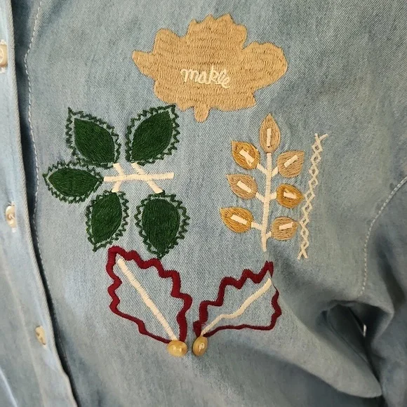Maggie & Max Vintage Denim Fall Embroidered Button Down Size Medium - Picture 3 of 10